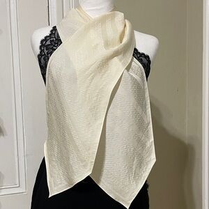 Louis Vuitton Elegant Cream Scarf